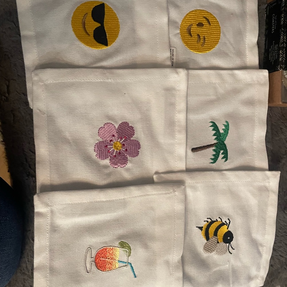 Emoji Embroidered Kitchen Towels Set - White